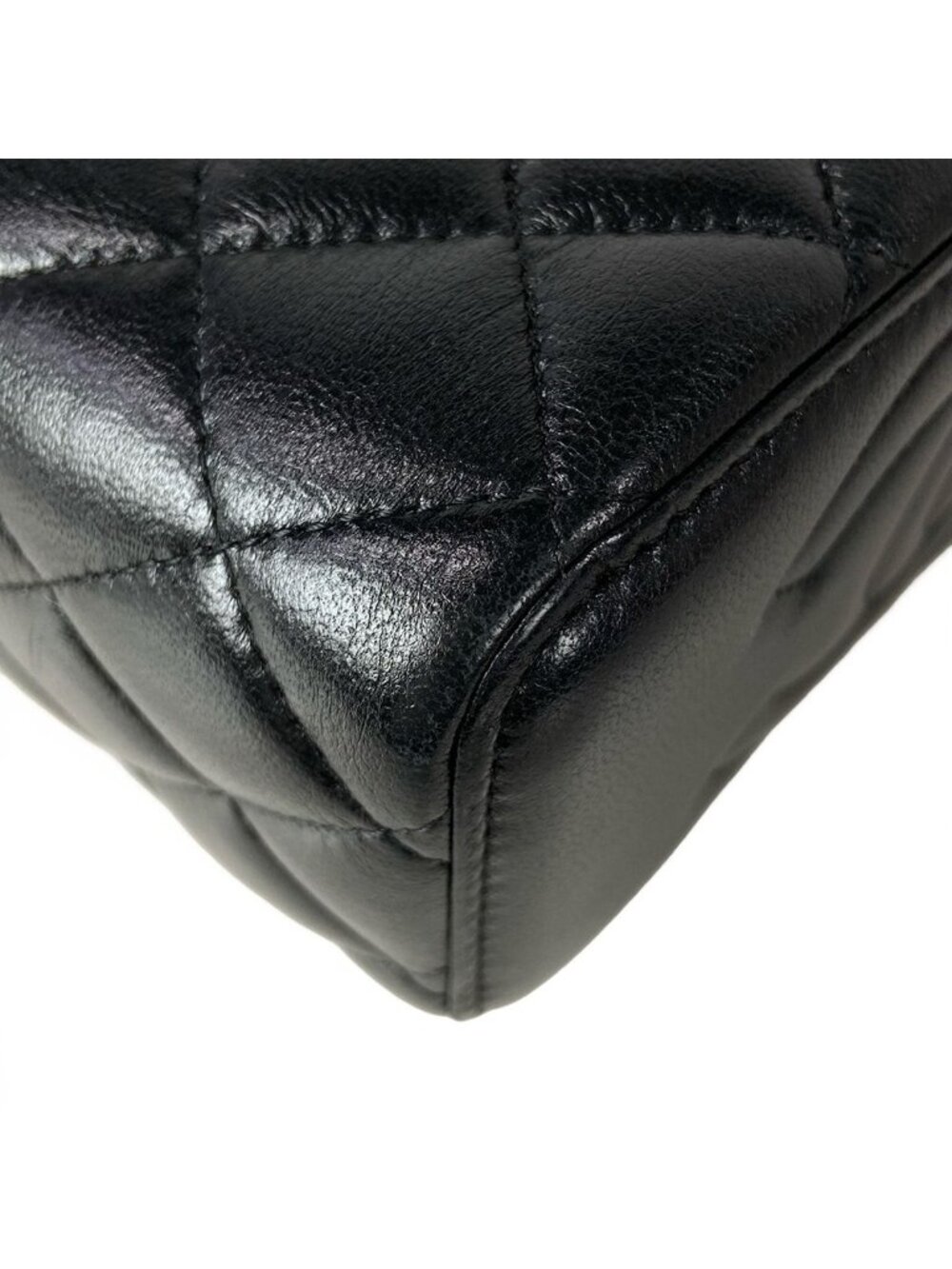 ★SOLD★ Chanel Vanity Bag Casematelasse Black Gold Lambskin - Picture 7 of 15